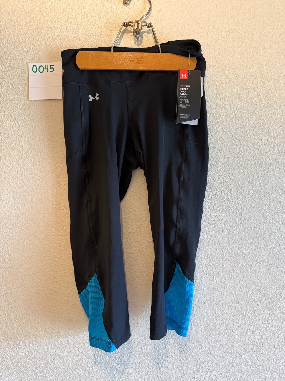 NWT Under Armour HeatGear Fly-By Running Capri Leggings 🖤💙